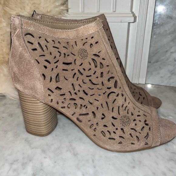 NEW! American Rag Womens Glia Suede Perforated Shooties, Various Sizes - Picture 6 of 13